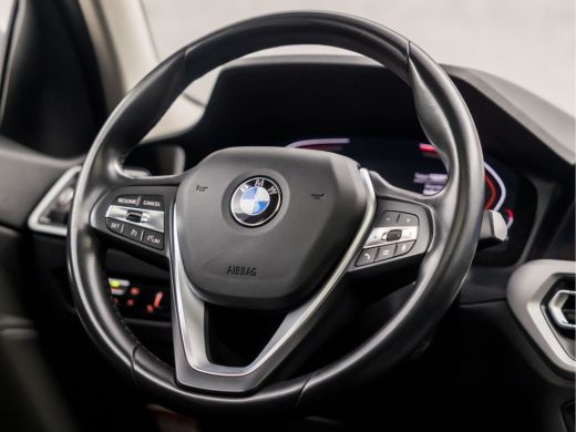 BMW 3 Serie 320i Sportline 184Pk Automaat (SCHUIFDAK, APPLE CARPLAY, GROOT NAVI, GETINT GLAS, SPORTSTOELEN, P... ActivLease financial lease