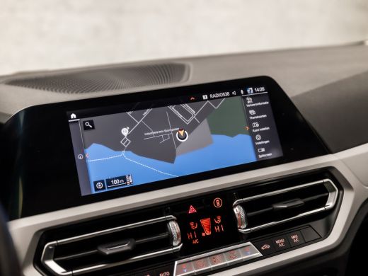 BMW 3 Serie 320i Sportline 184Pk Automaat (SCHUIFDAK, APPLE CARPLAY, GROOT NAVI, GETINT GLAS, SPORTSTOELEN, P... ActivLease financial lease