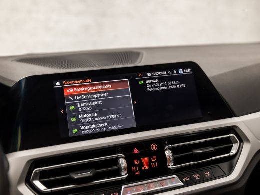 BMW 3 Serie 320i Sportline 184Pk Automaat (SCHUIFDAK, APPLE CARPLAY, GROOT NAVI, GETINT GLAS, SPORTSTOELEN, P... ActivLease financial lease