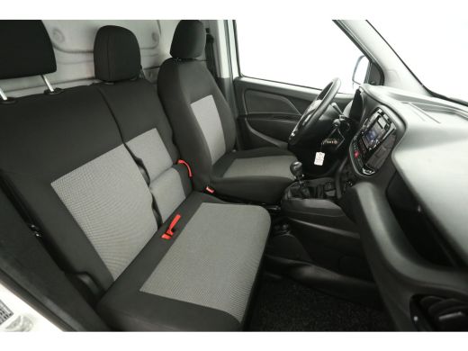 Fiat Dobl&ograve; 1.6 MJ ECO JET 105PK | 3-Zits | Airco | Cruise | Trekhaak | Navigatie ActivLease financial lease