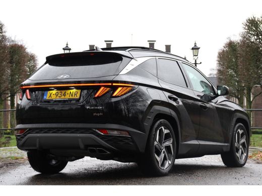 Hyundai Tucson 1.6 T-GDI PHEV Premium Sky 4WD | Demo Deal: 299,- p/m !! | NL-AUTO! | 1E EIGENAAR! | 360&deg; CAMERA ... ActivLease financial lease