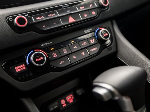 Kia Niro 1.6 GDi Hybrid Dynamic 142Pk Automaat (APPLE CARPLAY, NAVIGATIE, CAMERA, LEDER, CLIMATE, TREKHAAK... ActivLease financial lease