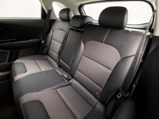 Kia Niro 1.6 GDi Hybrid Dynamic 142Pk Automaat (APPLE CARPLAY, NAVIGATIE, CAMERA, LEDER, CLIMATE, TREKHAAK... ActivLease financial lease