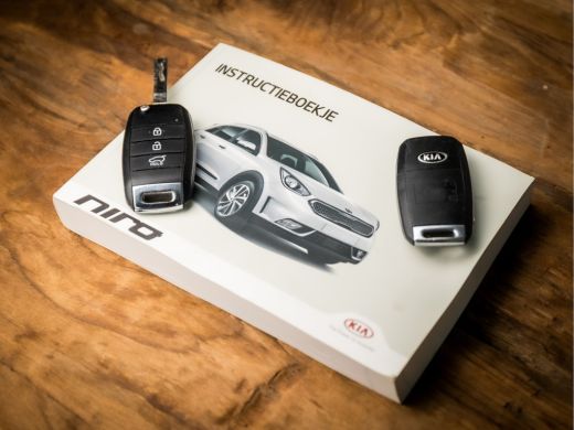 Kia Niro 1.6 GDi Hybrid Dynamic 142Pk Automaat (APPLE CARPLAY, NAVIGATIE, CAMERA, LEDER, CLIMATE, TREKHAAK... ActivLease financial lease