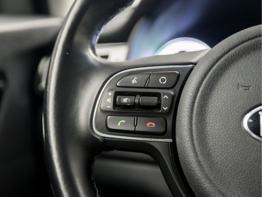 Kia Niro 1.6 GDi Hybrid Dynamic 142Pk Automaat (APPLE CARPLAY, NAVIGATIE, CAMERA, LEDER, CLIMATE, TREKHAAK... ActivLease financial lease