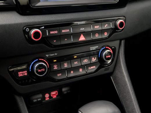 Kia Niro 1.6 GDi Hybrid Dynamic 142Pk Automaat (APPLE CARPLAY, NAVIGATIE, CAMERA, LEDER, CLIMATE, TREKHAAK... ActivLease financial lease