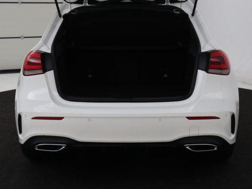 Mercedes-Benz A-Klasse 250e AMG | Panoramadak | Stoelverwarming | Carplay | Leder/Alcantara | Camera | Sfeerverlichting ... ActivLease financial lease