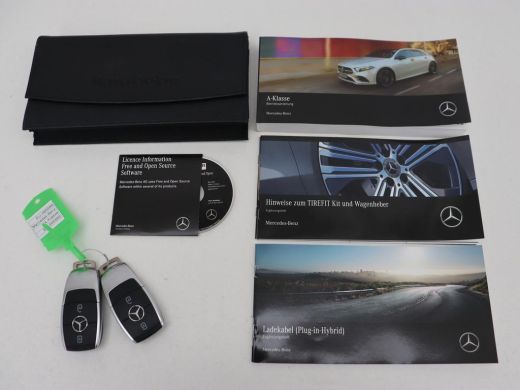 Mercedes-Benz A-Klasse 250e AMG | Panoramadak | Stoelverwarming | Carplay | Leder/Alcantara | Camera | Sfeerverlichting ... ActivLease financial lease