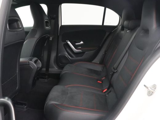 Mercedes-Benz A-Klasse 250e AMG | Panoramadak | Stoelverwarming | Carplay | Leder/Alcantara | Camera | Sfeerverlichting ... ActivLease financial lease