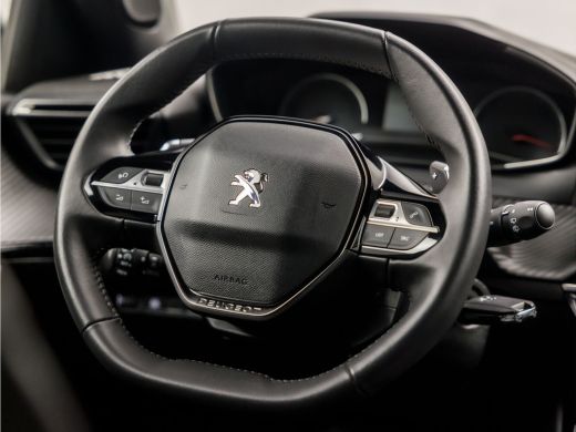 Peugeot 2008 1.2 PureTech Allure Sport Automaat (APPLE CARPLAY, NAVIGATIE, CLIMATE, 360 CAMERA, LEDER, SPORTST... ActivLease financial lease