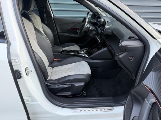 Peugeot e-2008 EV GT 50 kWh SOH 91% Navi! Camera! Stoelverw! Led! ActivLease financial lease