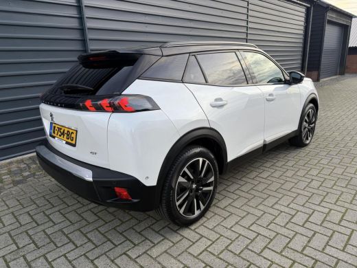 Peugeot e-2008 EV GT 50 kWh SOH 91% Navi! Camera! Stoelverw! Led! ActivLease financial lease