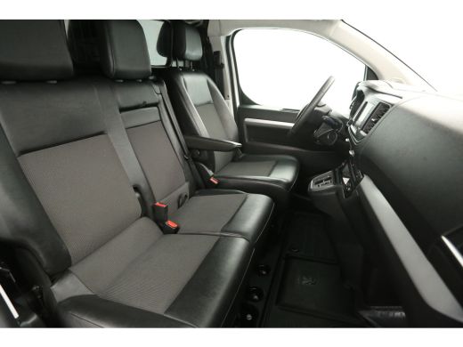 Peugeot e-Expert 75 kWh L3H1 Innovation | SOH 92% | Snelladen | 360&deg; | Clima | 3-Zits | HuD | Trekh. | Cruise | St... ActivLease financial lease