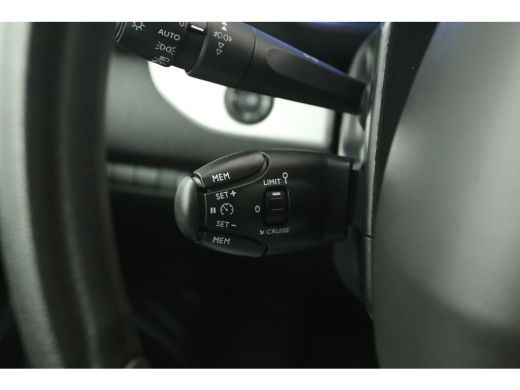 Peugeot e-Expert 75 kWh L3H1 Innovation | SOH 92% | Snelladen | 360&deg; | Clima | 3-Zits | HuD | Trekh. | Cruise | St... ActivLease financial lease