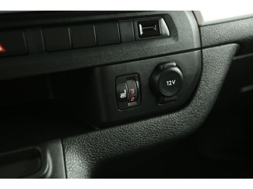 Peugeot e-Expert 75 kWh L3H1 Innovation | SOH 92% | Snelladen | 360&deg; | Clima | 3-Zits | HuD | Trekh. | Cruise | St... ActivLease financial lease