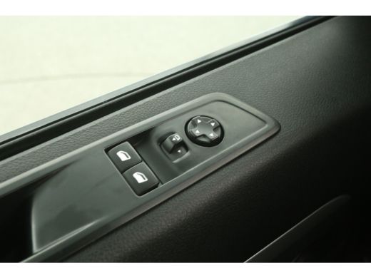 Peugeot e-Expert 75 kWh L3H1 Innovation | SOH 92% | Snelladen | 360&deg; | Clima | 3-Zits | HuD | Trekh. | Cruise | St... ActivLease financial lease