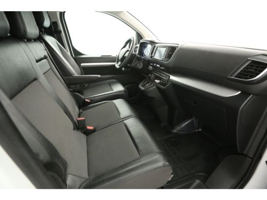 Peugeot e-Expert 75 kWh L3H1 Innovation | SOH 92% | Snelladen | 360&deg; | Clima | 3-Zits | HuD | Trekh. | Cruise | St... ActivLease financial lease