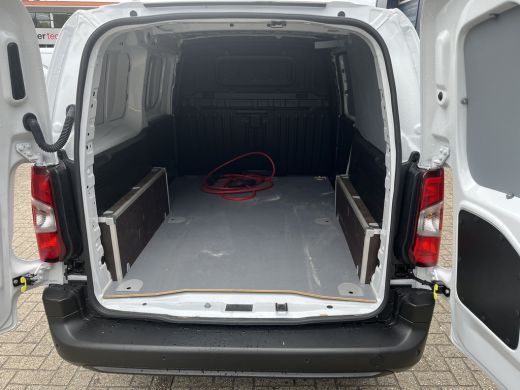 Peugeot Partner 136 L2 50 kWh | Navi | 360 Camera | PDC voor en achter | | 11 kW lader | Achterdeuren zonder ruit... ActivLease financial lease