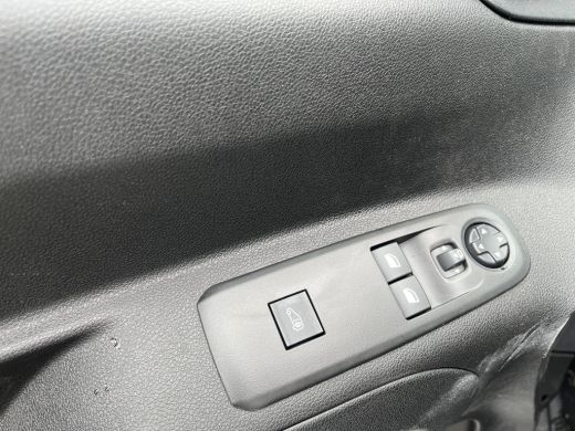 Peugeot Partner 136 L2 50 kWh | Navi | 360 Camera | PDC voor en achter | | 11 kW lader | Achterdeuren zonder ruit... ActivLease financial lease