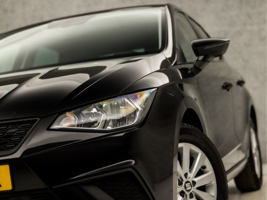 Seat Ibiza 1.0 TSI Intense Sport (APPLE CARPLAY, GROOT NAVI, CAMERA, CLIMATE, CRUISE, SPORTSTOELEN, GETINT G... ActivLease financial lease