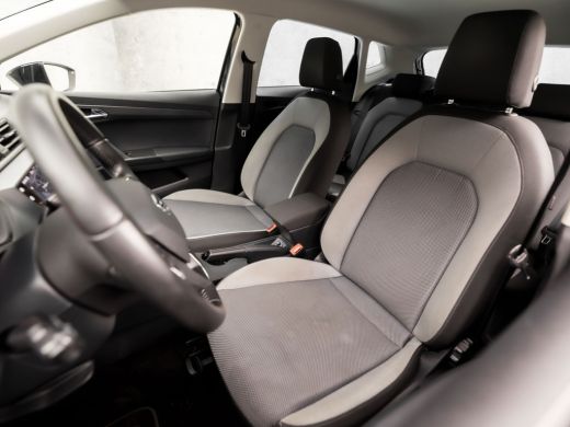 Seat Ibiza 1.0 TSI Intense Sport (APPLE CARPLAY, GROOT NAVI, CAMERA, CLIMATE, CRUISE, SPORTSTOELEN, GETINT G... ActivLease financial lease