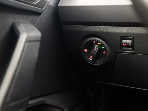 Seat Ibiza 1.0 TSI Intense Sport (APPLE CARPLAY, GROOT NAVI, CAMERA, CLIMATE, CRUISE, SPORTSTOELEN, GETINT G... ActivLease financial lease