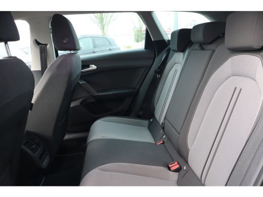 Seat Leon Sportstourer 1.0 eTSI Style Business Intense 110PK | Achteruitrijcamera | Keyless start | Trekhaak ActivLease financial lease