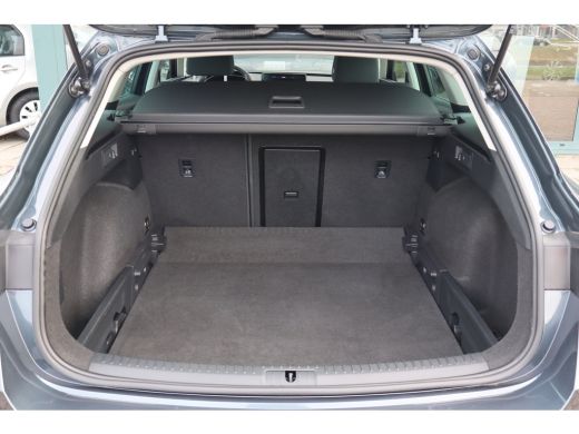 Seat Leon Sportstourer 1.0 eTSI Style Business Intense 110PK | Achteruitrijcamera | Keyless start | LED dag... ActivLease financial lease