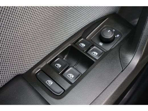 Seat Leon Sportstourer 1.0 eTSI Style Business Intense 110PK | Achteruitrijcamera | Keyless start | LED dag... ActivLease financial lease