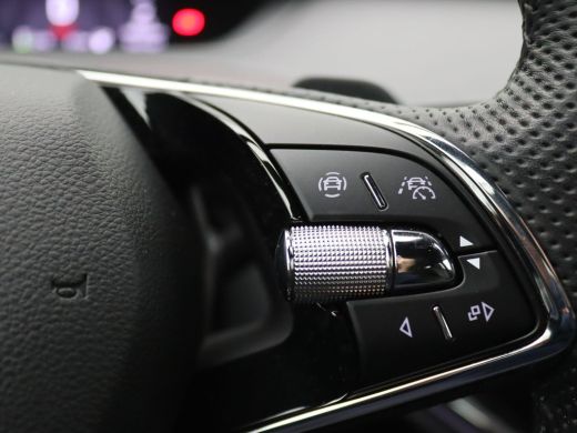 Skoda Enyaq iV 60 Founders Edition Black 180PK Aut. SOH 93%, 21" LM Velgen, Trekhaak, Alarm, Cruise Controle, Ac... ActivLease financial lease