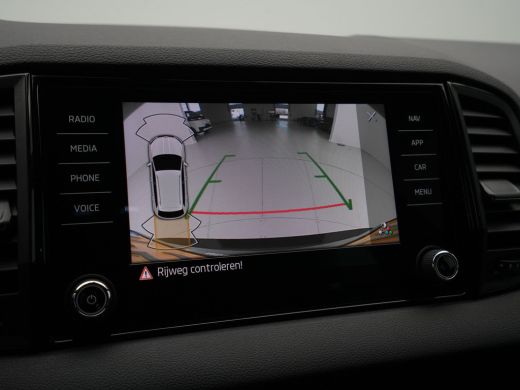 Skoda Karoq 1.5 TSI ACT 150pk Sportline Navigatie Trekhaak Camera Keyless Stoelverwarming 37 ActivLease financial lease