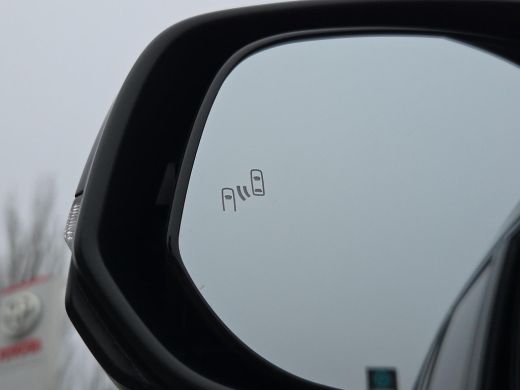 Toyota Corolla Cross 2.0 High Power Hybrid First Edition | Apple CarPlay | Stuur/Stoel verwarming | Blindspot | Rijkla... ActivLease financial lease