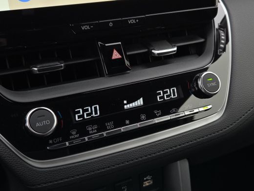 Toyota Corolla Cross 2.0 High Power Hybrid First Edition | Apple CarPlay | Stuur/Stoel verwarming | Blindspot | Rijkla... ActivLease financial lease