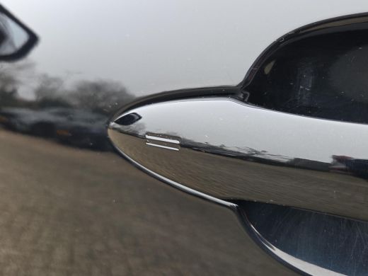 Toyota Corolla Cross 2.0 High Power Hybrid First Edition | Apple CarPlay | Stuur/Stoel verwarming | Blindspot | Rijkla... ActivLease financial lease