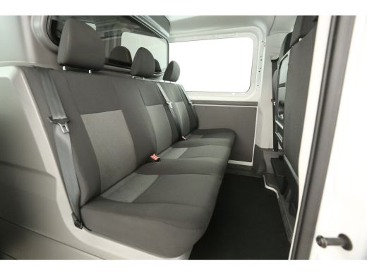 Volkswagen Crafter 35 2.0 TDI L3H2 | 177PK | DC | 3000kg Trekgew. | 6-Zits | Airco | Cruise | Carplay | Parkeersens... ActivLease financial lease