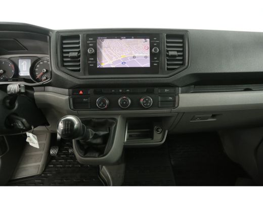 Volkswagen Crafter 35 2.0 TDI L3H2 | 177PK | DC | 3000kg Trekgew. | 6-Zits | Airco | Cruise | Carplay | Parkeersens... ActivLease financial lease