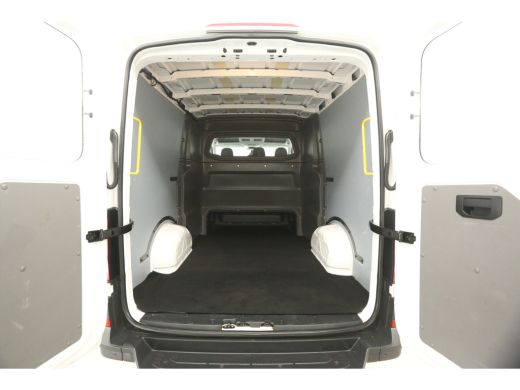 Volkswagen Crafter 35 2.0 TDI L3H2 | 177PK | DC | 3000kg Trekgew. | 6-Zits | Airco | Cruise | Carplay | Parkeersens... ActivLease financial lease