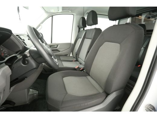 Volkswagen Crafter 35 2.0 TDI L3H2 | 177PK | DC | 3000kg Trekgew. | 6-Zits | Airco | Cruise | Carplay | Parkeersens... ActivLease financial lease