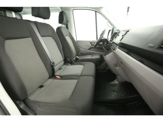 Volkswagen Crafter 35 2.0 TDI L3H2 | 177PK | DC | 3000kg Trekgew. | 6-Zits | Airco | Cruise | Carplay | Parkeersens... ActivLease financial lease