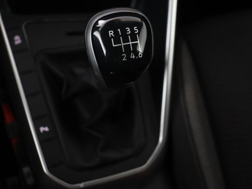 Volkswagen Taigo 1.0 TSI Life Business | Stoelverwarming | Trekhaak | Camera | Adaptive cruise | Navigatie | 17'' ... ActivLease financial lease