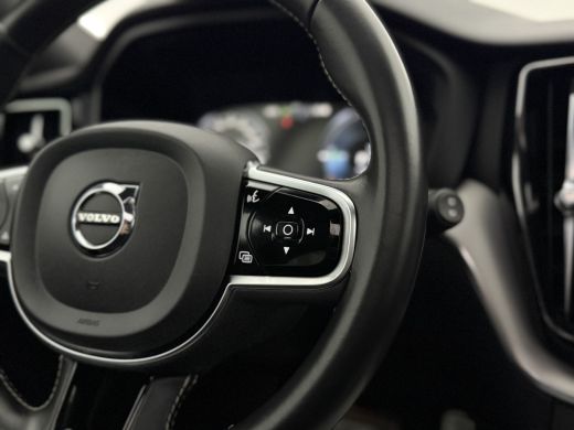 Volvo  XC60 2.0 T8 Twin Engine AWD R-design | SOH 86% | Pano | Memory | Virtual | Sfeer | Camera | Adap. Crui... ActivLease financial lease