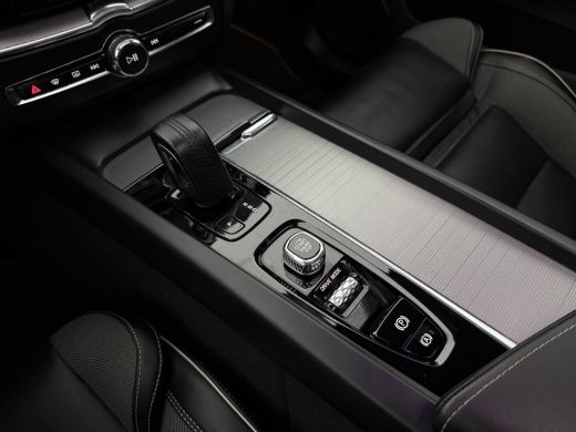 Volvo  XC60 2.0 T8 Twin Engine AWD R-design | SOH 86% | Pano | Memory | Virtual | Sfeer | Camera | Adap. Crui... ActivLease financial lease