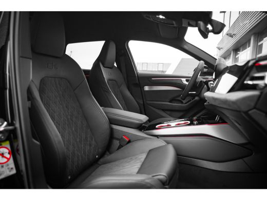 Audi A6 Avant S edition | Adaptive air suspension | Adaptive cruise control | Airconditioning 4-zones ActivLease financial lease