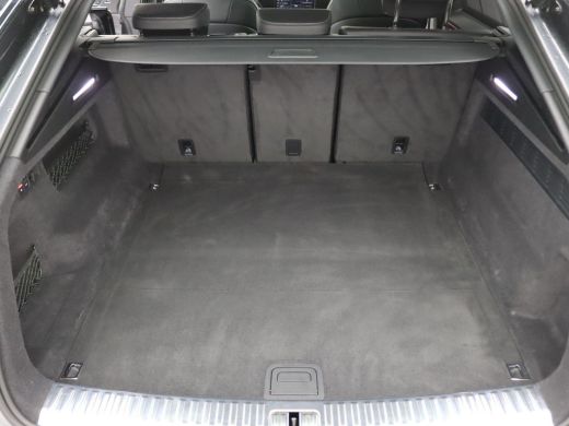 Audi Q8 4.0 TFSI SQ8 quattro Advanced onderstel, Servosluiting, Standkachel, Panoramadak, Trekhaak, Massa... ActivLease financial lease