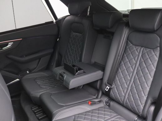 Audi Q8 4.0 TFSI SQ8 quattro Advanced onderstel, Servosluiting, Standkachel, Panoramadak, Trekhaak, Massa... ActivLease financial lease