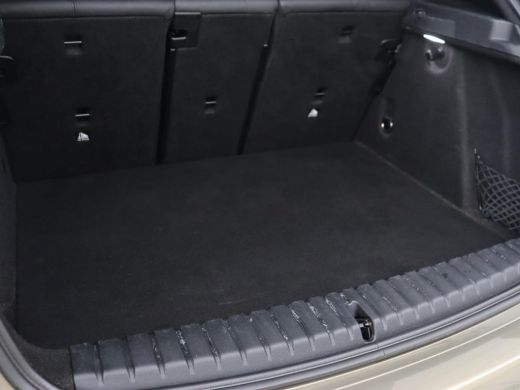 BMW 1 Serie 118i M Sport | Panoramadak | Leder | Stoelverwarming | Carplay | Sfeerverlichting | Camera | Live... ActivLease financial lease