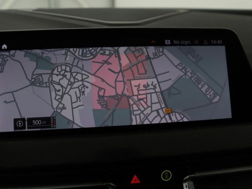 BMW 1 Serie 118i M Sport | Panoramadak | Leder | Stoelverwarming | Carplay | Sfeerverlichting | Camera | Live... ActivLease financial lease