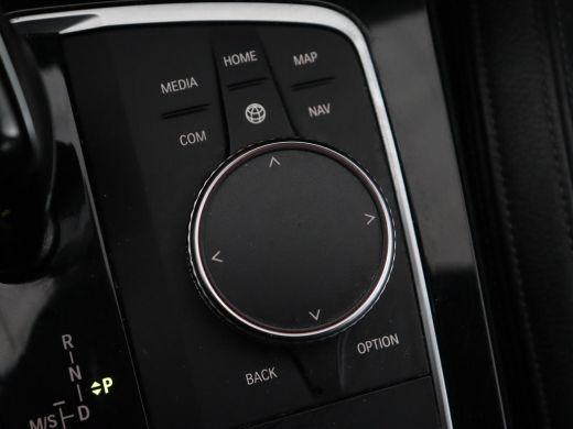 BMW 1 Serie 118i M Sport | Panoramadak | Leder | Stoelverwarming | Carplay | Sfeerverlichting | Camera | Live... ActivLease financial lease