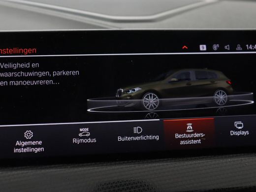 BMW 1 Serie 118i M Sport | Panoramadak | Leder | Stoelverwarming | Carplay | Sfeerverlichting | Camera | Live... ActivLease financial lease