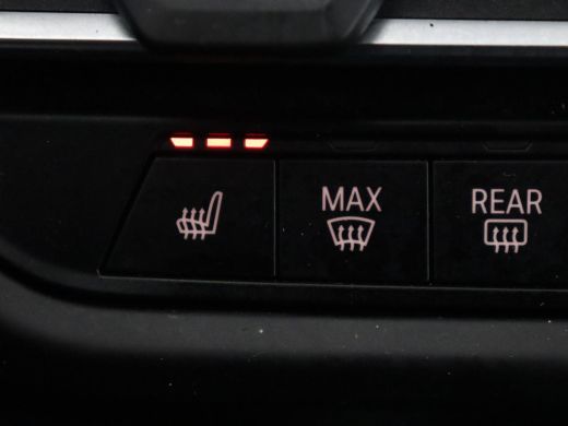 BMW 1 Serie 118i M Sport | Panoramadak | Leder | Stoelverwarming | Carplay | Sfeerverlichting | Camera | Live... ActivLease financial lease